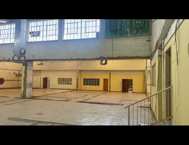 2,100M² WAREHOUSE TO LET IN PARAMOUNT ESTATE